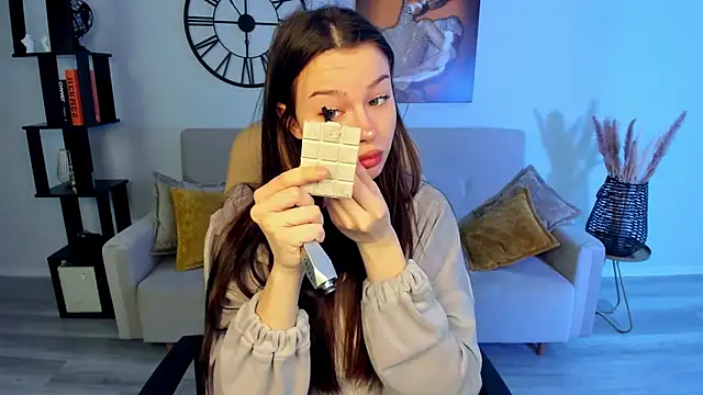 KaitieLove online show from 02-06-25, 11:21