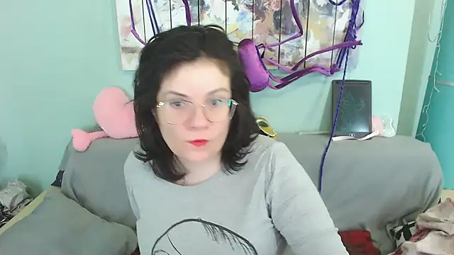 EverlyRays online show from 12-21-24, 04:25