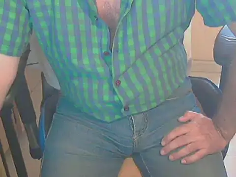 Snapshot of angelgarcia269 chatting on 03-03-25, 02:48 angelgarcia269 online show from 03-03-25, 02:48