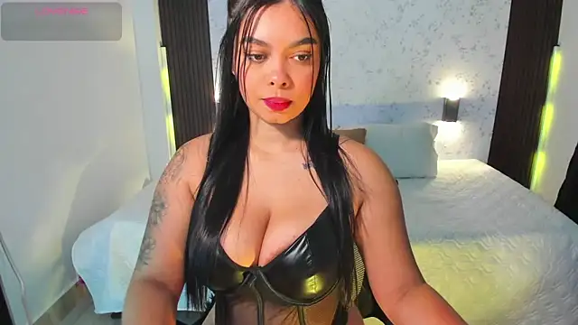 Snapshot of MartinaBianchi chatting on 10-11-25, 02:33 MartinaBianchi online show from 10-11-25, 02:33