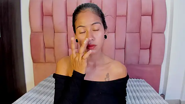 JuliKim  online show from 09-24-25, 12:41