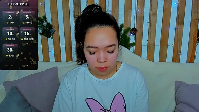 Snapshot of Kris_top_Lee chatting on 12-15-24, 05:13 Kris top Lee online show from 12-15-24, 05:13