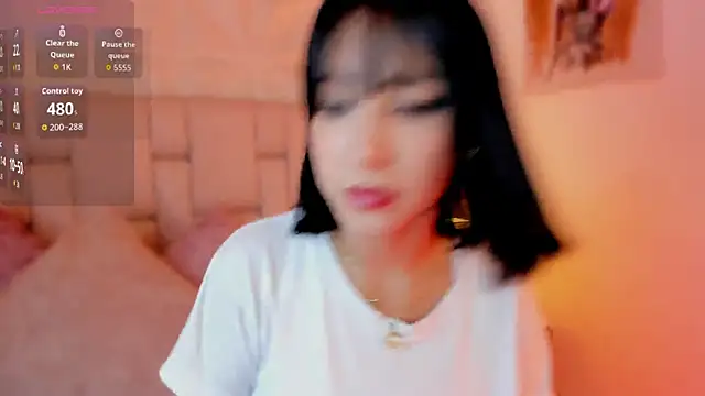 emma woods  online show from 10-10-25, 07:35