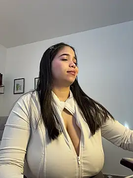 tati reyess online show from 05-01-26, 12:43