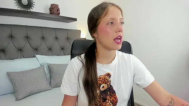 Snapshot of nataly_rodri chatting on 10-20-25, 07:36 nataly rodri online show from 10-20-25, 07:36