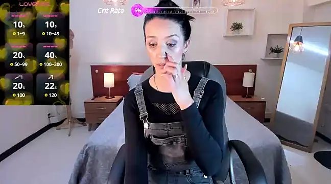 Kristen Garner online show from 12-17-24, 08:10