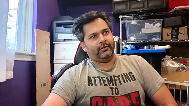 Snapshot of Sakhtlaundaz chatting on 04-10-26, 01:49 Sakhtlaundaz online show from 04-10-26, 01:49