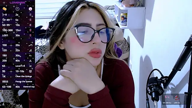 Snapshot of siddhixxx_592 chatting on 03-08-26, 02:04 siddhixxx 592 online show from 03-08-26, 02:04