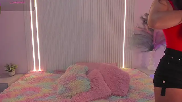 EmilyEvans7 online show from 11-30-25, 07:40