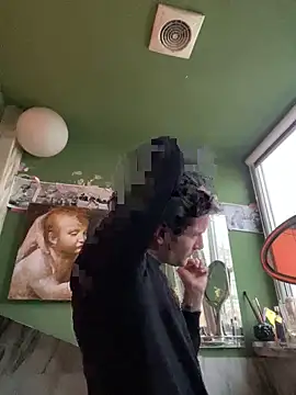 Snapshot of ETHAN_MOORE chatting on 10-28-25, 01:36 ETHAN MOORE online show from 10-28-25, 01:36