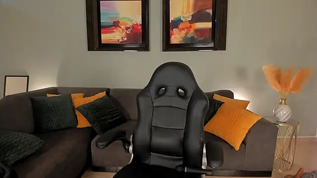 PuiYee online show from 02-19-25, 11:57