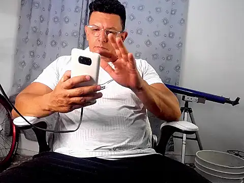 Snapshot of pedropicapi chatting on 09-11-25, 10:43 pedropicapi online show from 09-11-25, 10:43