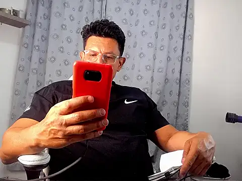 Snapshot of pedropicapi chatting on 10-28-25, 12:03 pedropicapi online show from 10-28-25, 12:03