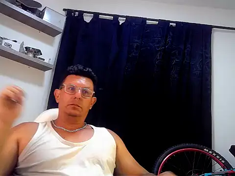 Snapshot of pedropicapi chatting on 04-12-26, 03:22 pedropicapi online show from 04-12-26, 03:22