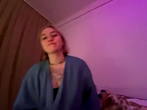 Snapshot of Isabel-Bailey chatting on 12-16-25, 07:41 Isabel-Bailey online show from 12-16-25, 07:41