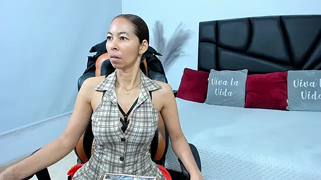 Rosalinda Cortez online show from 09-25-25, 12:53