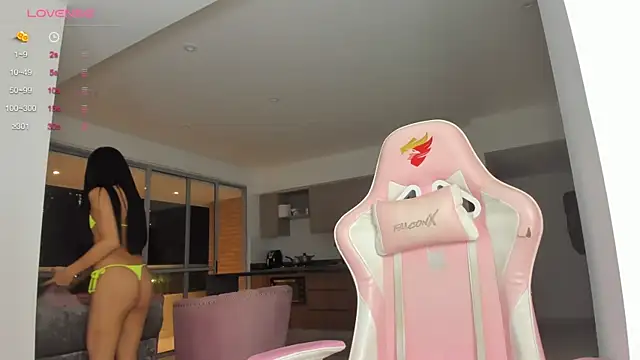 mia yourmommy online show from 01-23-25, 02:44