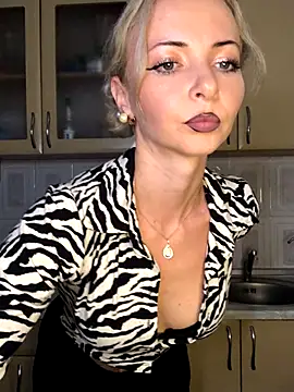 Snapshot of Kristina03 chatting on 11-04-25, 09:25 Kristina03 online show from 11-04-25, 09:25