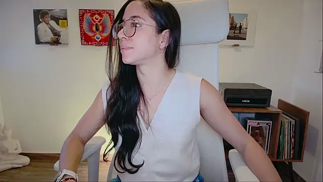 adriana  sosa  online show from 06-24-26, 10:42