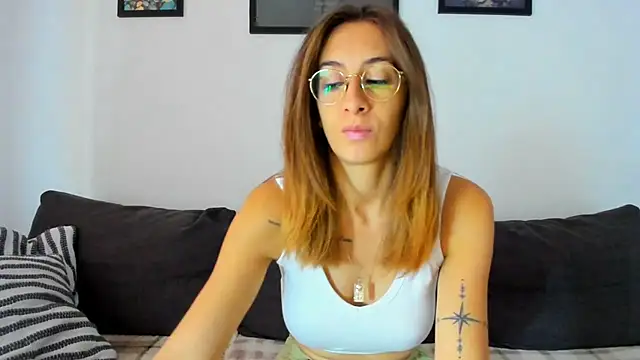 Snapshot of DesireMore90 chatting on 11-05-25, 09:20 DesireMore90 online show from 11-05-25, 09:20