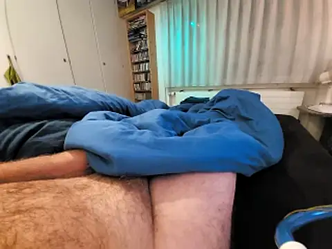 Snapshot of Ettarak chatting on 12-22-24, 11:31 Ettarak online show from 12-22-24, 11:31