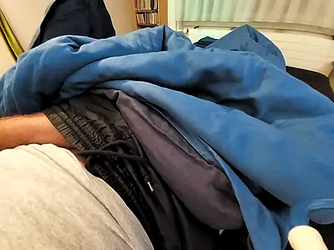 Snapshot of Ettarak chatting on 12-25-24, 08:50 Ettarak online show from 12-25-24, 08:50