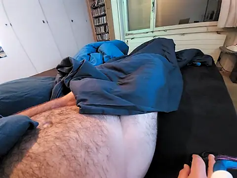 Snapshot of Ettarak chatting on 01-07-25, 10:19 Ettarak online show from 01-07-25, 10:19