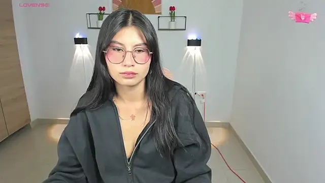 emily villamil online show from 11-24-25, 08:41