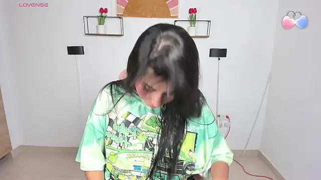 Snapshot of emily_villamil chatting on 05-23-26, 10:03 emily villamil online show from 05-23-26, 10:03