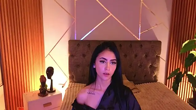 Coralinnee  online show from 07-23-26, 03:15