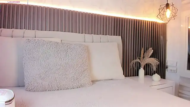 SHANONCLARK online show from 11-20-25, 07:13