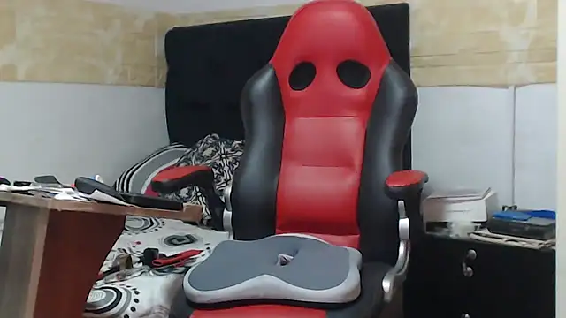 VALENTINO1983  online show from 10-04-25, 04:38