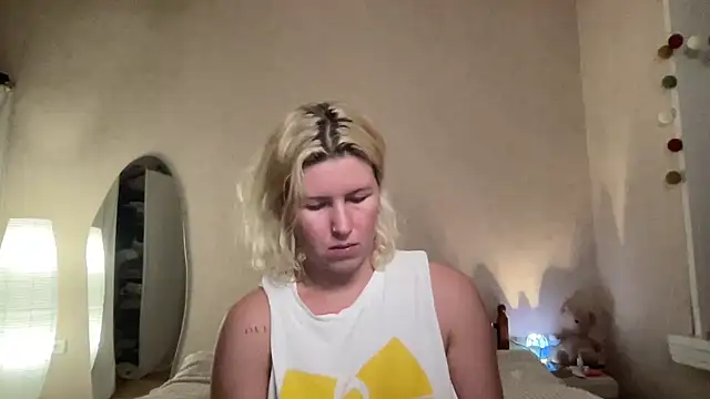 moonamii online show from 12-23-24, 04:06