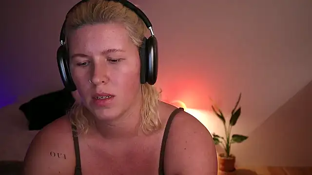moonamii online show from 01-16-25, 08:46