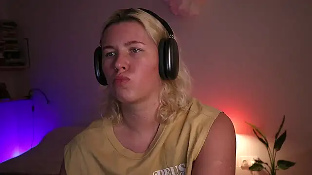 moonamii online show from 01-30-25, 05:17