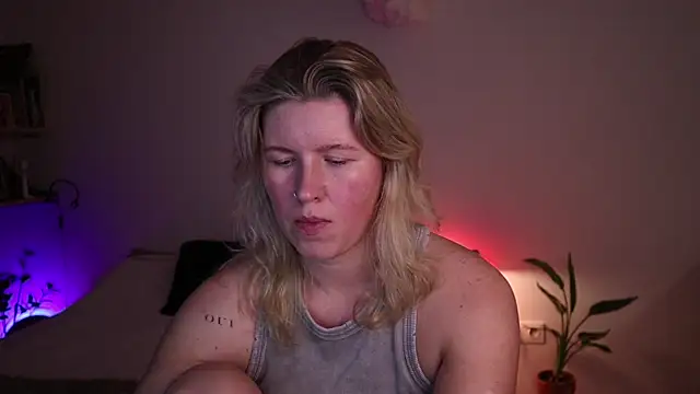 moonamii online show from 10-20-25, 04:29