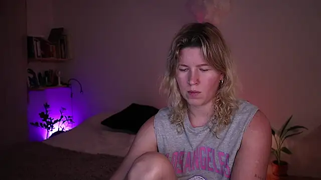 moonamii online show from 12-03-25, 08:29