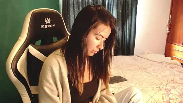 alice middlee online show from 12-19-25, 07:21