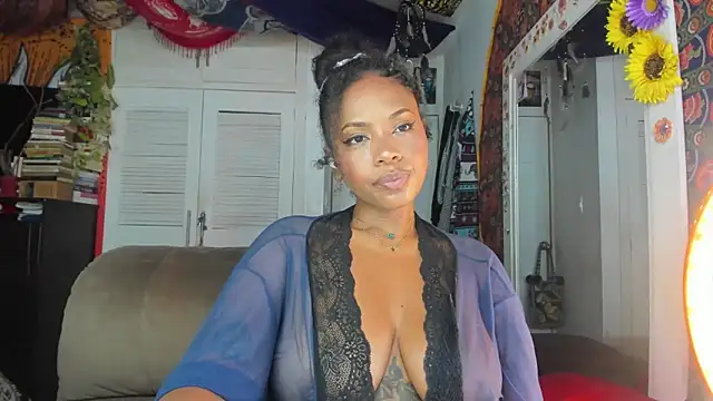 Snapshot of ElizaGrey_ chatting on 01-12-25, 11:15 ElizaGrey online show from 01-12-25, 11:15