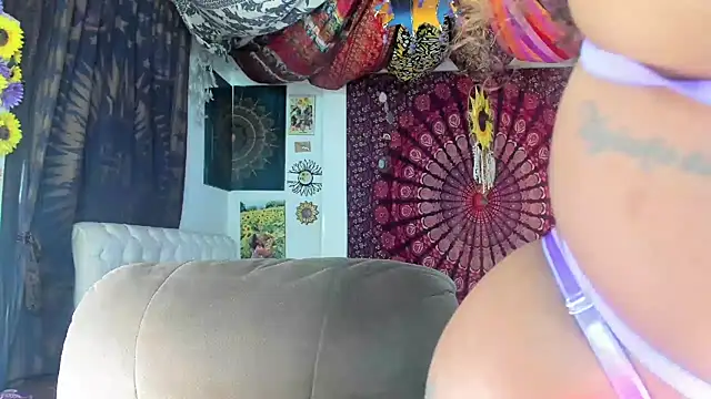 Snapshot of ElizaGrey_ chatting on 03-04-25, 02:06 ElizaGrey online show from 03-04-25, 02:06