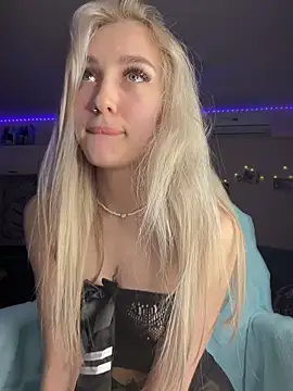 Snapshot of Good__Girl_ chatting on 04-25-26, 05:10 Good Girl online show from 04-25-26, 05:10