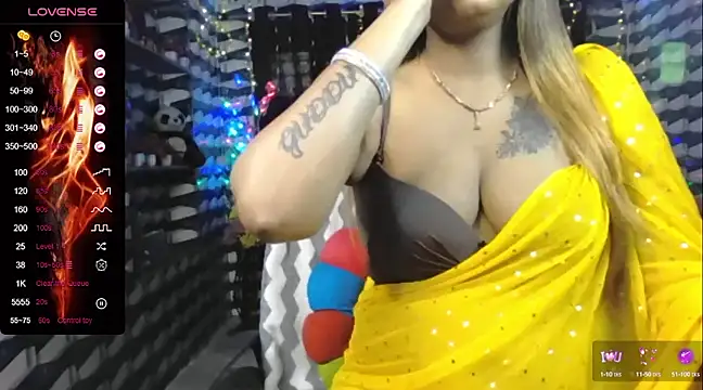Hotty Navyaa online show from 01-20-25, 03:26