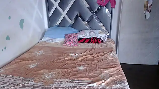 Snapshot of Mane_leet chatting on 10-31-25, 01:12 Mane leet online show from 10-31-25, 01:12