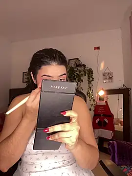 Lia flowers online show from 12-21-24, 11:45