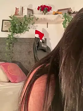 Lia flowers online show from 12-22-24, 02:49