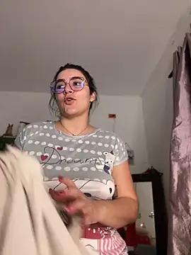 Lia flowers online show from 12-30-24, 11:49