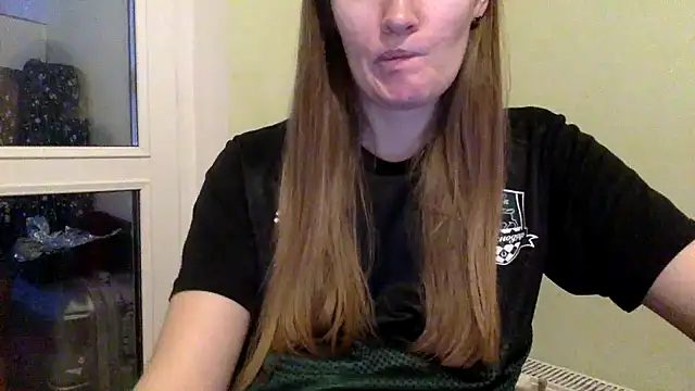 Snapshot of vanessa4you chatting on 01-21-25, 04:10 vanessa4you online show from 01-21-25, 04:10