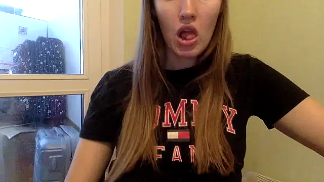 Snapshot of vanessa4you chatting on 01-28-25, 05:32 vanessa4you online show from 01-28-25, 05:32