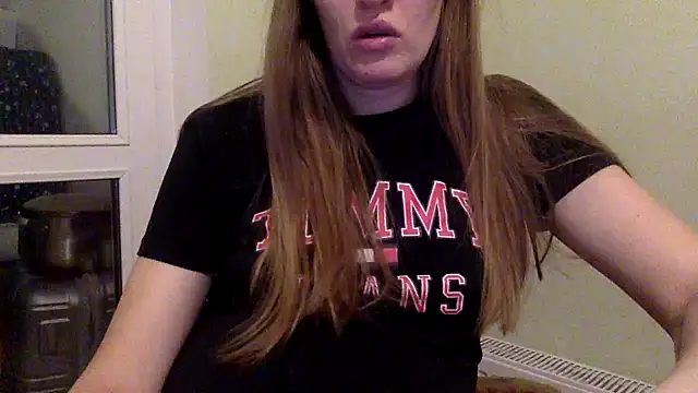 Snapshot of vanessa4you chatting on 02-03-25, 03:42 vanessa4you online show from 02-03-25, 03:42