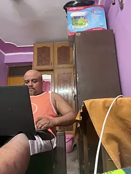Dick 6inches online show from 05-03-26, 10:32